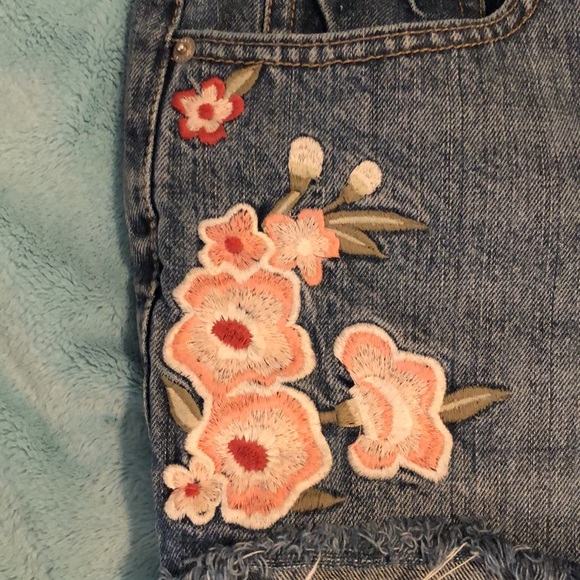 Garage Floral Denim Shorts - Picture 3 of 3